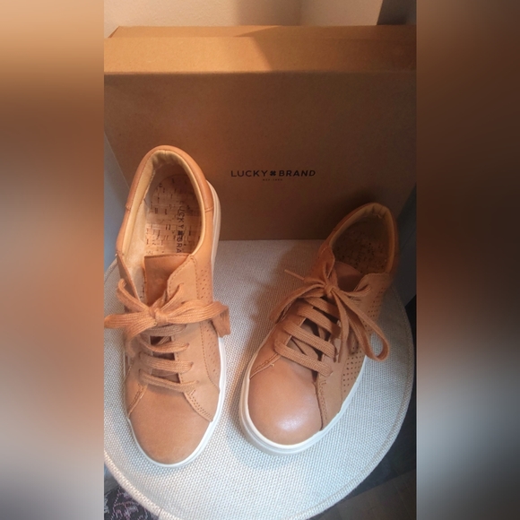 Lucky Brand Laurina Leather tennis shoes - Picture 1 of 7